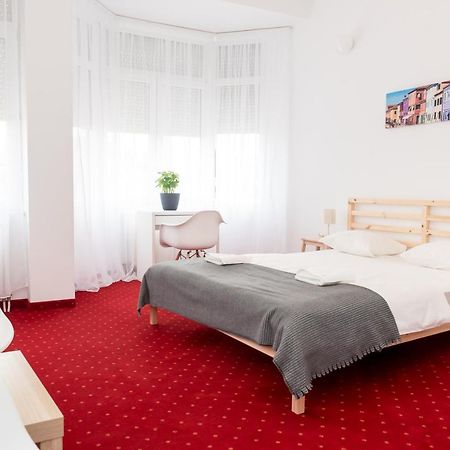 Bao Apartament & Rooms Орадеа Екстериор снимка