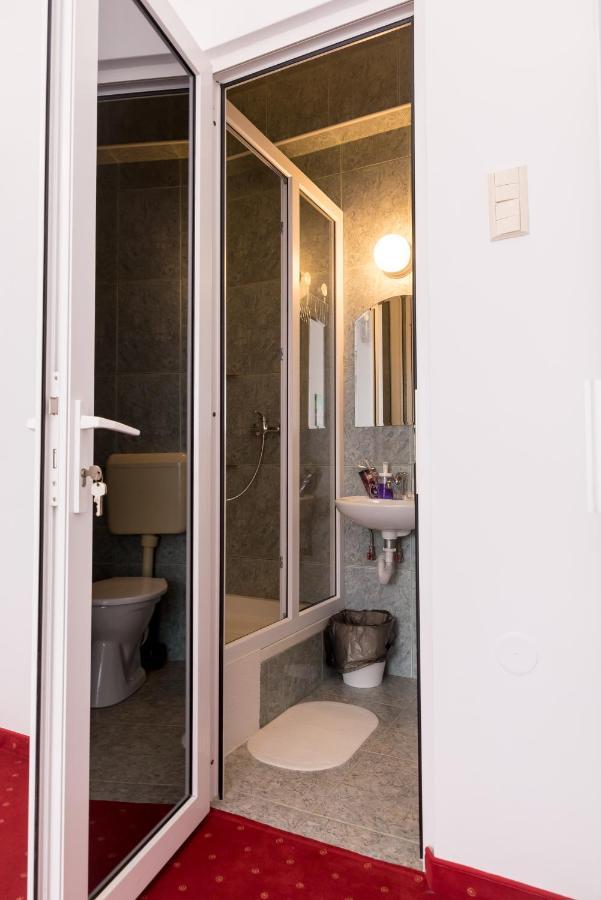 Bao Apartament & Rooms Орадеа Екстериор снимка